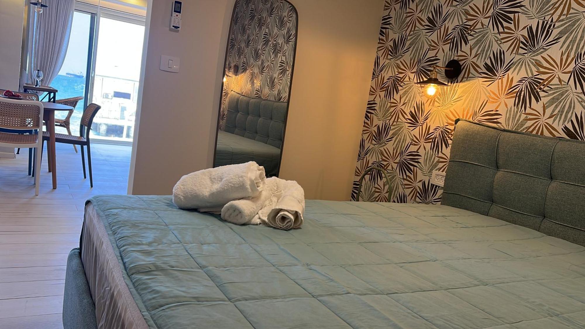 Apartment חוף מושלם עם גקוזי ומרפסת - Beachside Bliss W Jacuzzi *
